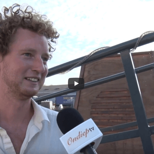 Item zandpadboten op ondiep TV